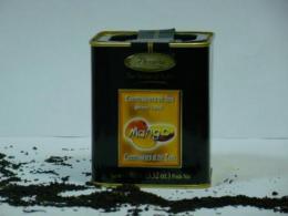 Фруктовый чай в подарочной жестяной упаковки со вкусом манго.